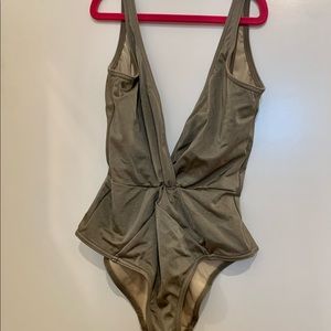 Victoria’s Secret one-piece swimsuit twist plunge - gray